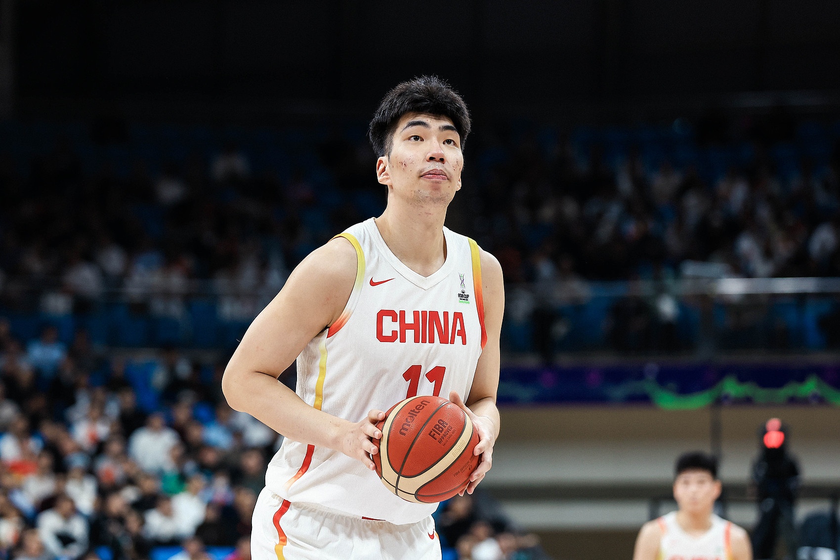 不太行!余嘉豪3中1得6分5板 防守端移动太慢成最大短板