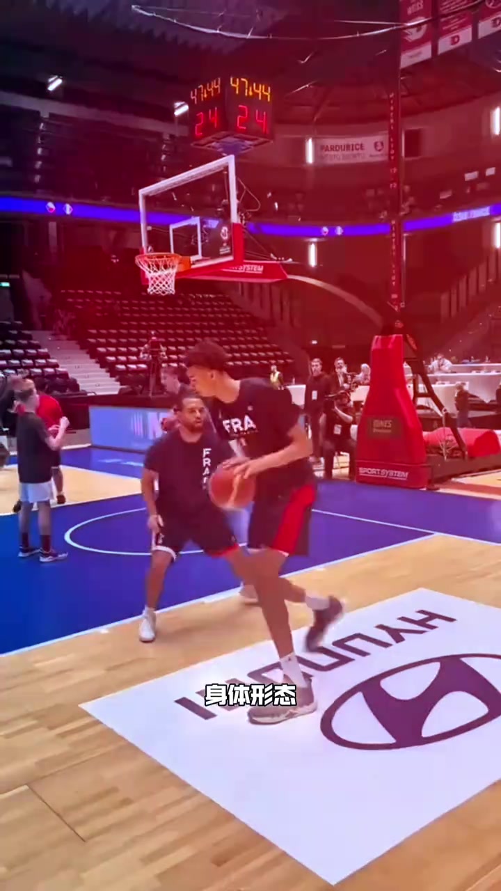 杨毅：我和周琦探讨过 若中国有文班基本在12、15岁之后就消失了