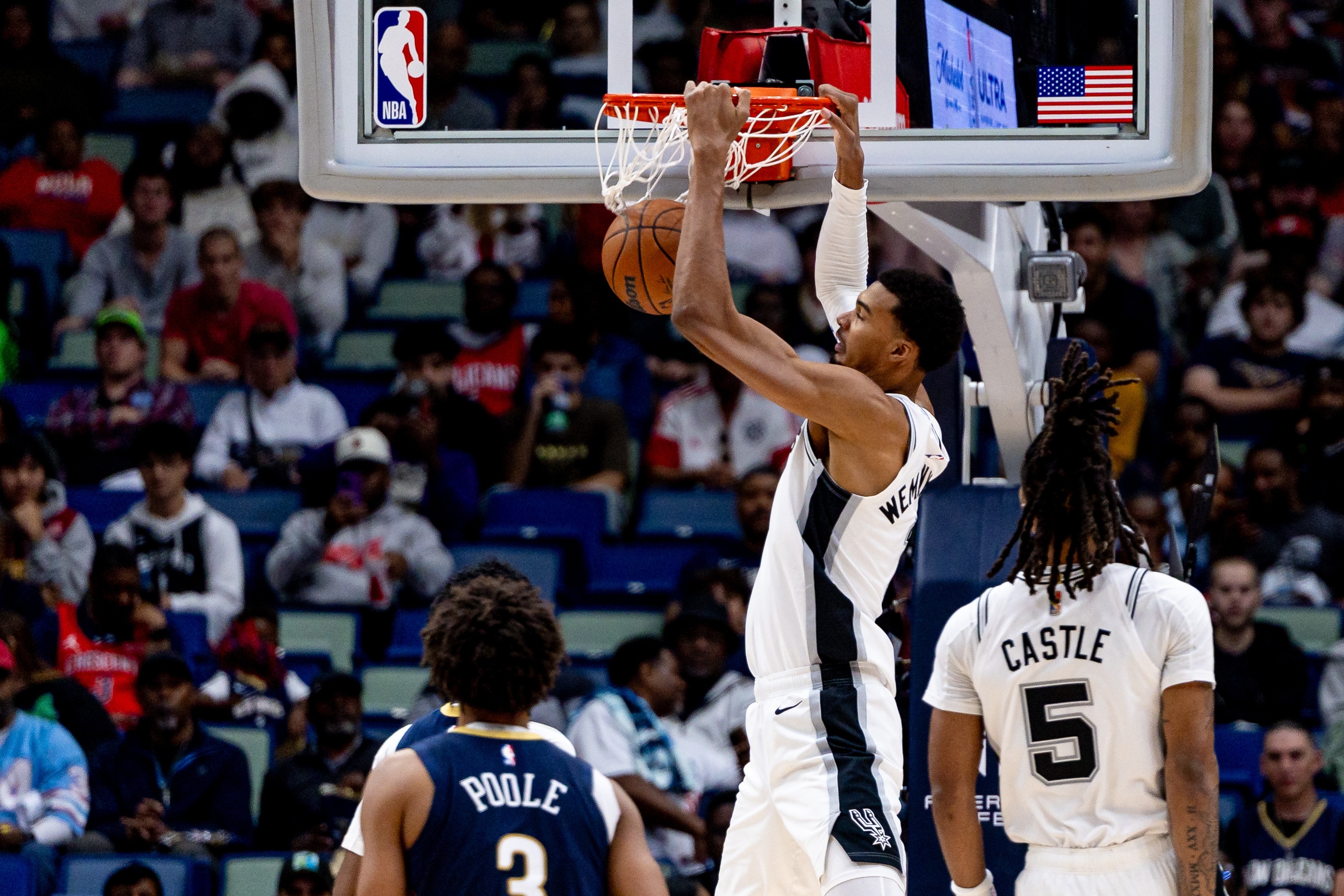 追梦：卡斯尔的重要性不次于文班 是卡斯尔把赢球文化带回马刺